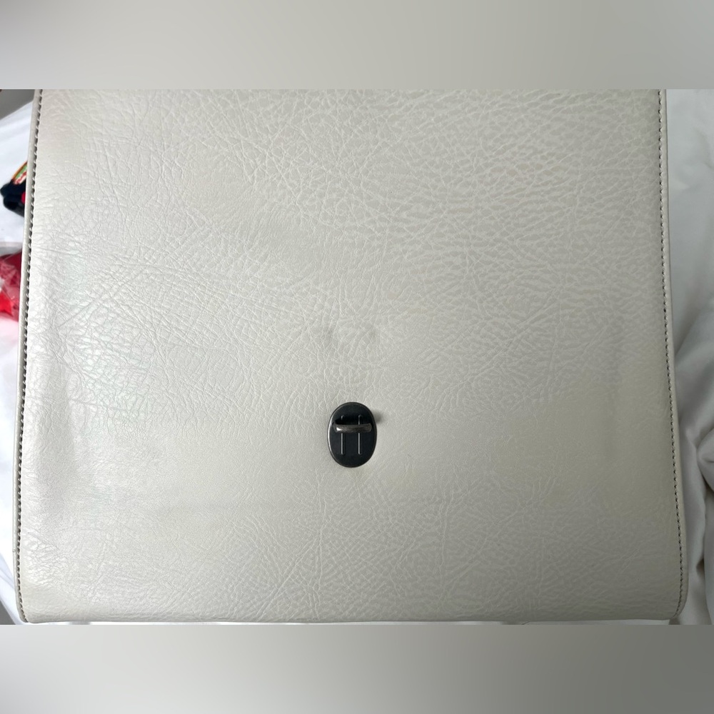 Matt & Nat White Keely Block Handbag Satchel (Preloved) - Picture 7 of 10